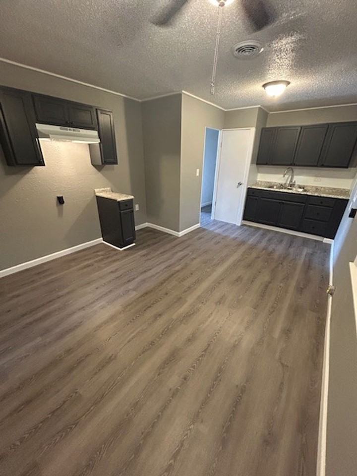 6 Delores Dr - Photo 2 of 9