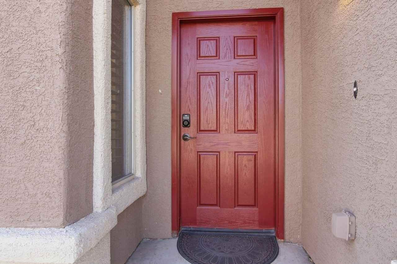 114 S Beyerville Pl - Photo 3 of 37