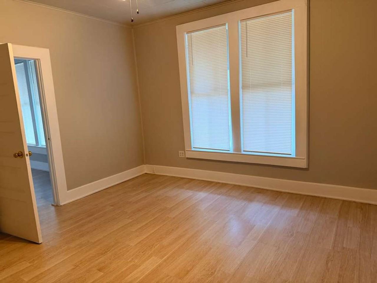 150 Pecan St - Photo 3 of 10