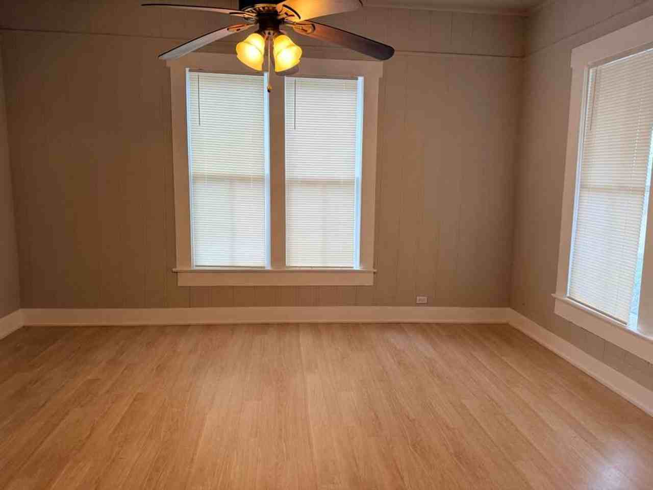 150 Pecan St - Photo 5 of 10