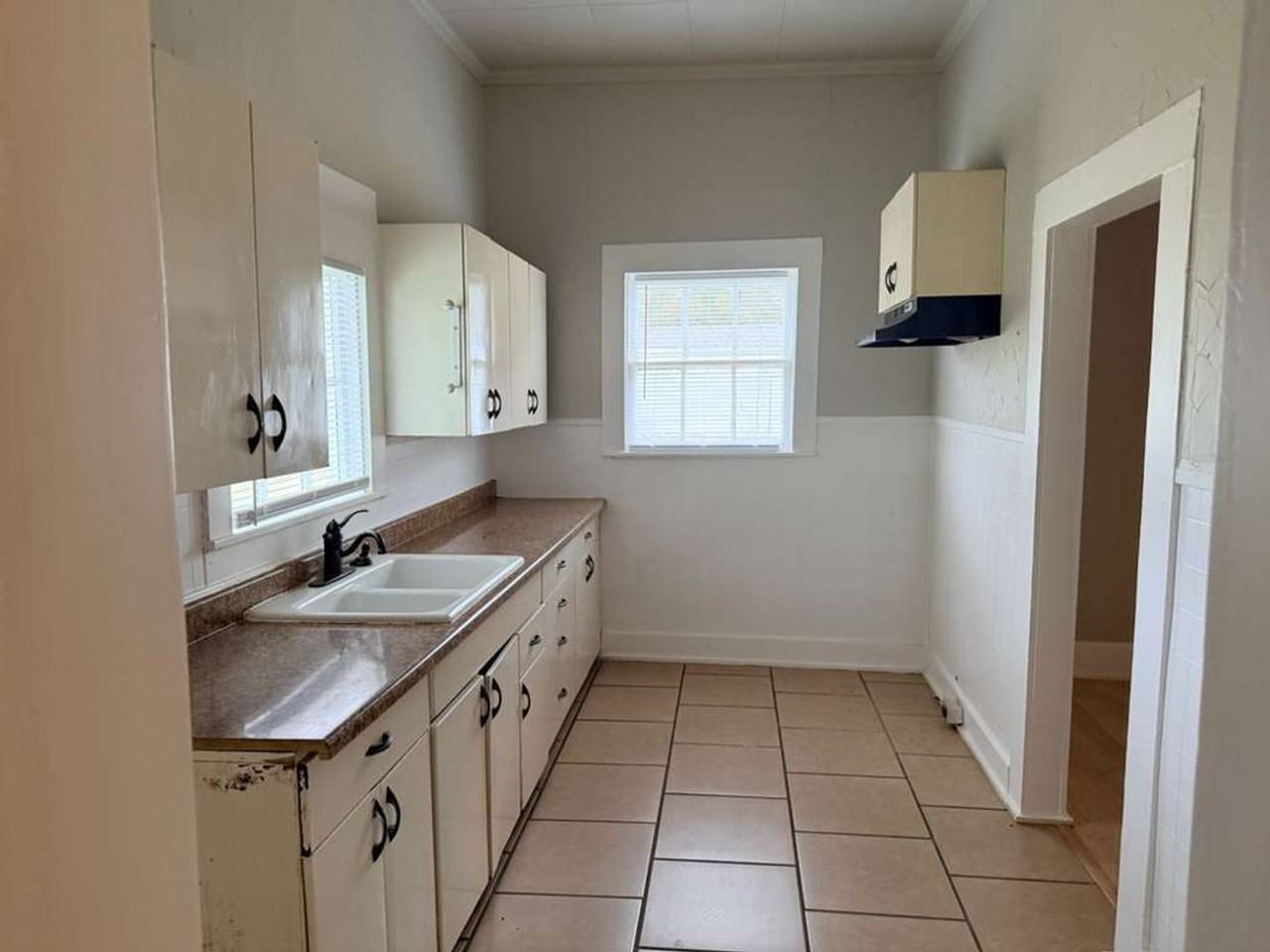 150 Pecan St - Photo 7 of 10