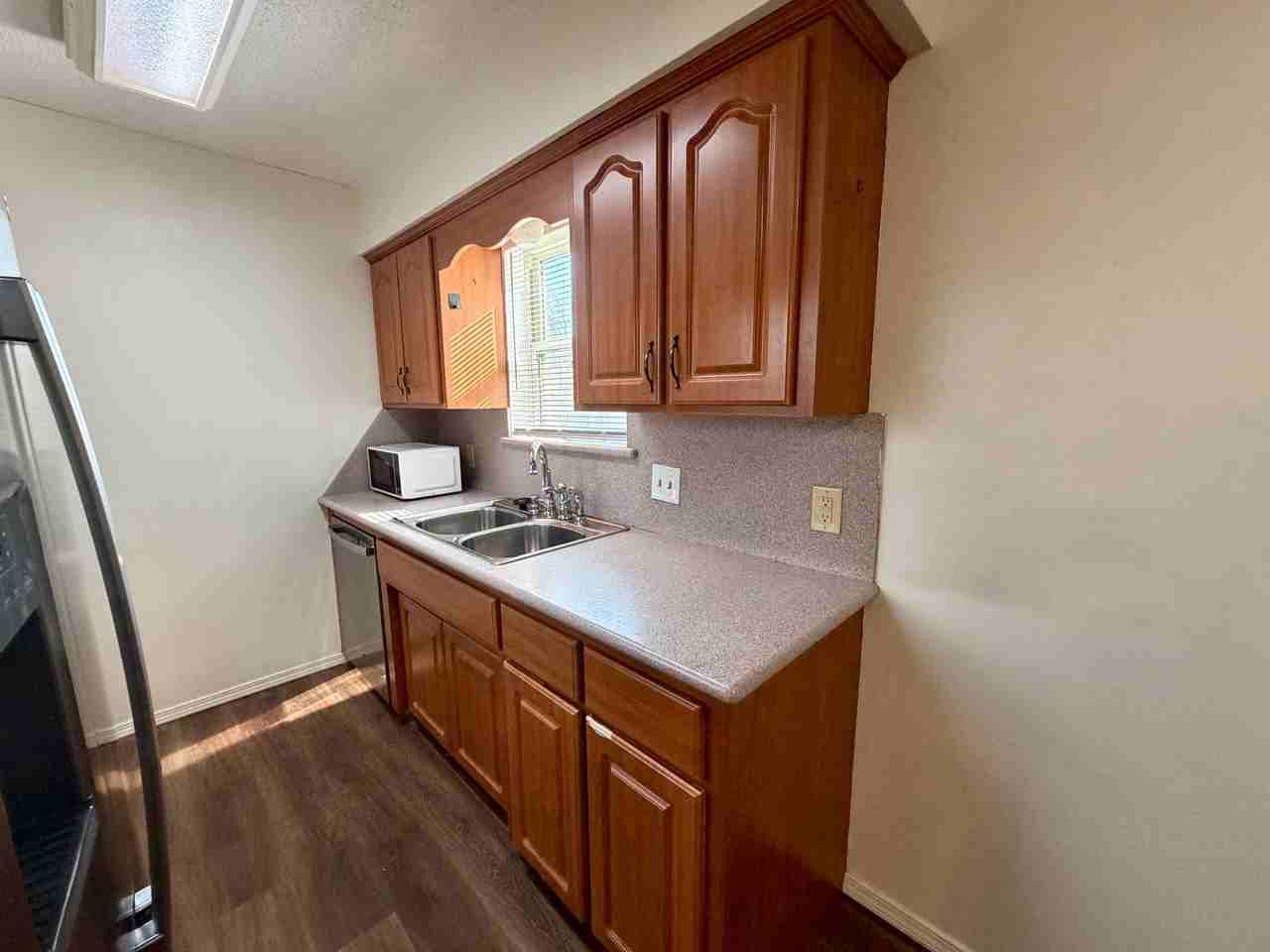 904 Hillside Dr - Photo 7 of 32