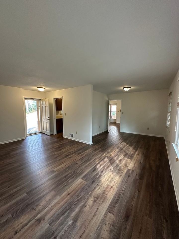 115 Stafford Dr - Photo 3 of 31