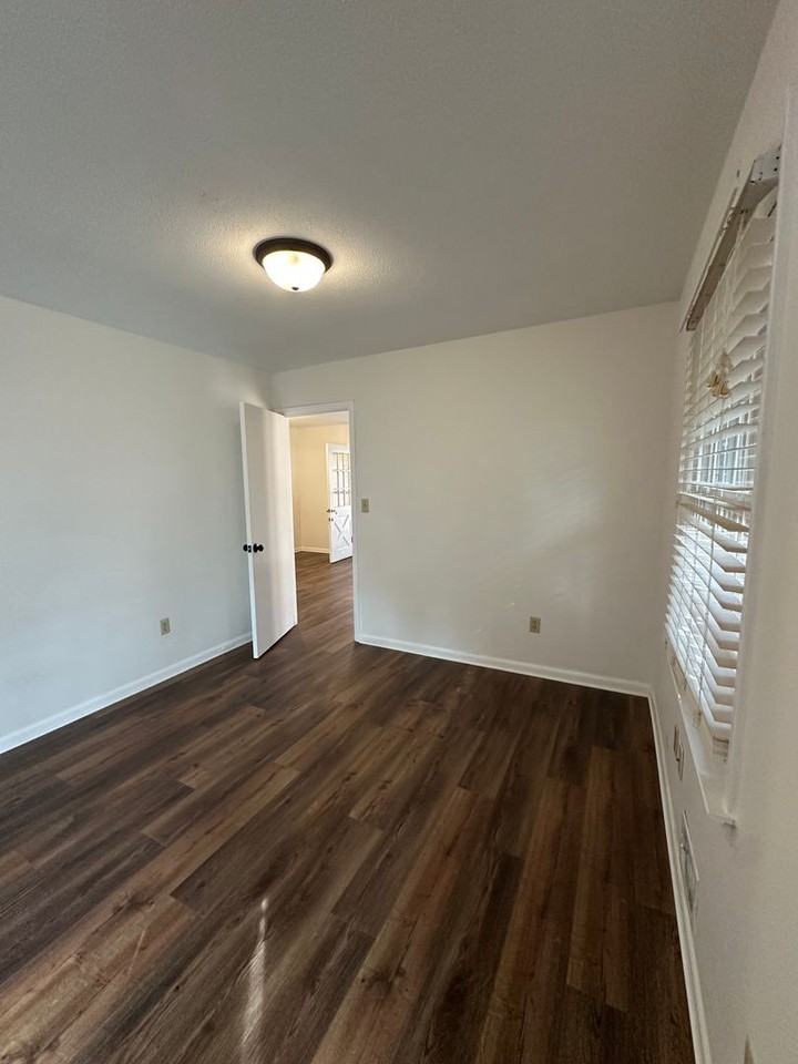 115 Stafford Dr - Photo 7 of 31