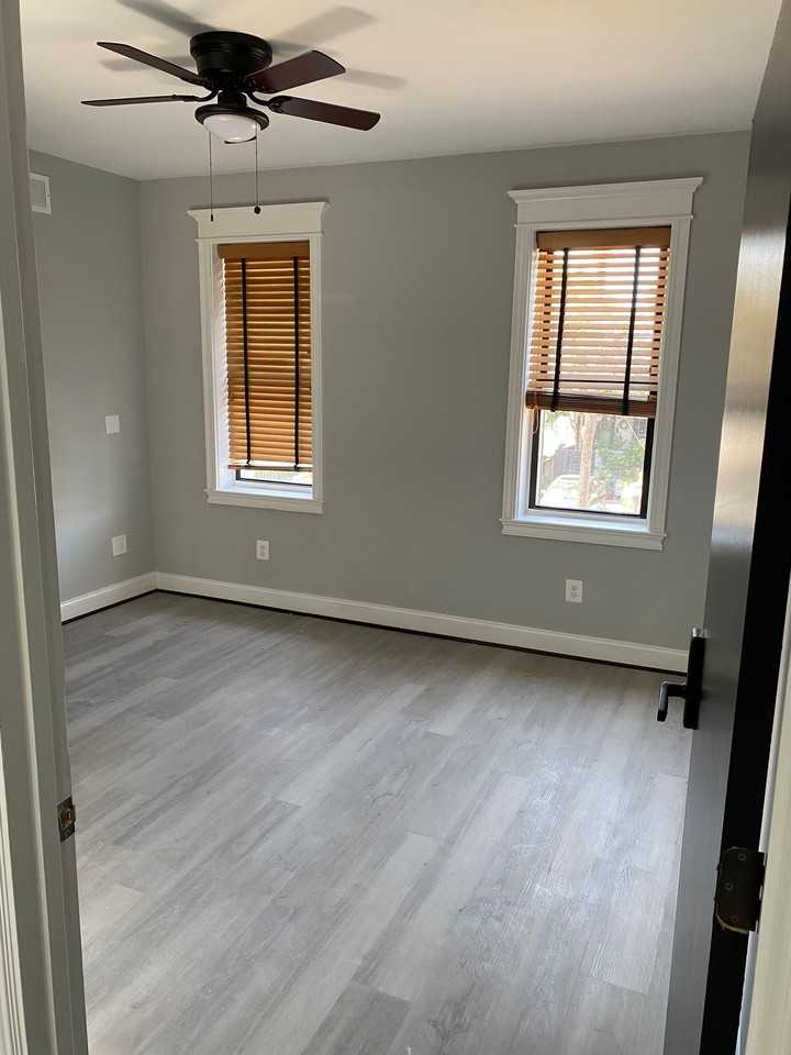 146 146 North East Avenue - D  Available $850 - Photo 4 of 19