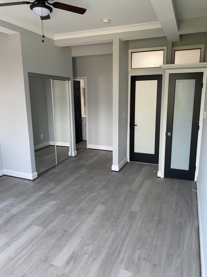 146 146 North East Avenue - D  Available $850 - Photo 7 of 19