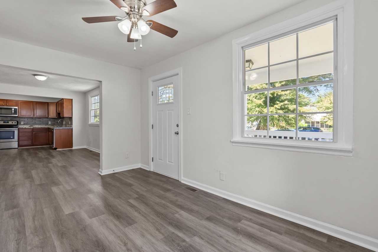 3403 Commonwealth Ave - Photo 3 of 41