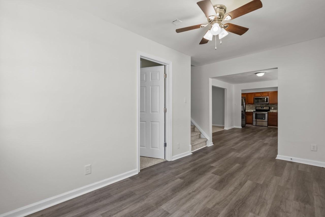 3403 Commonwealth Ave - Photo 4 of 41