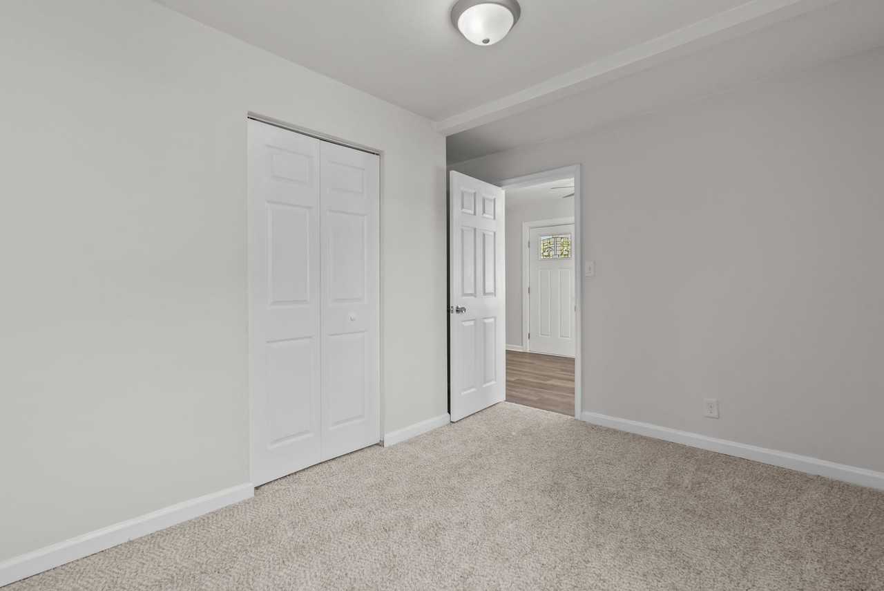 3403 Commonwealth Ave - Photo 7 of 41