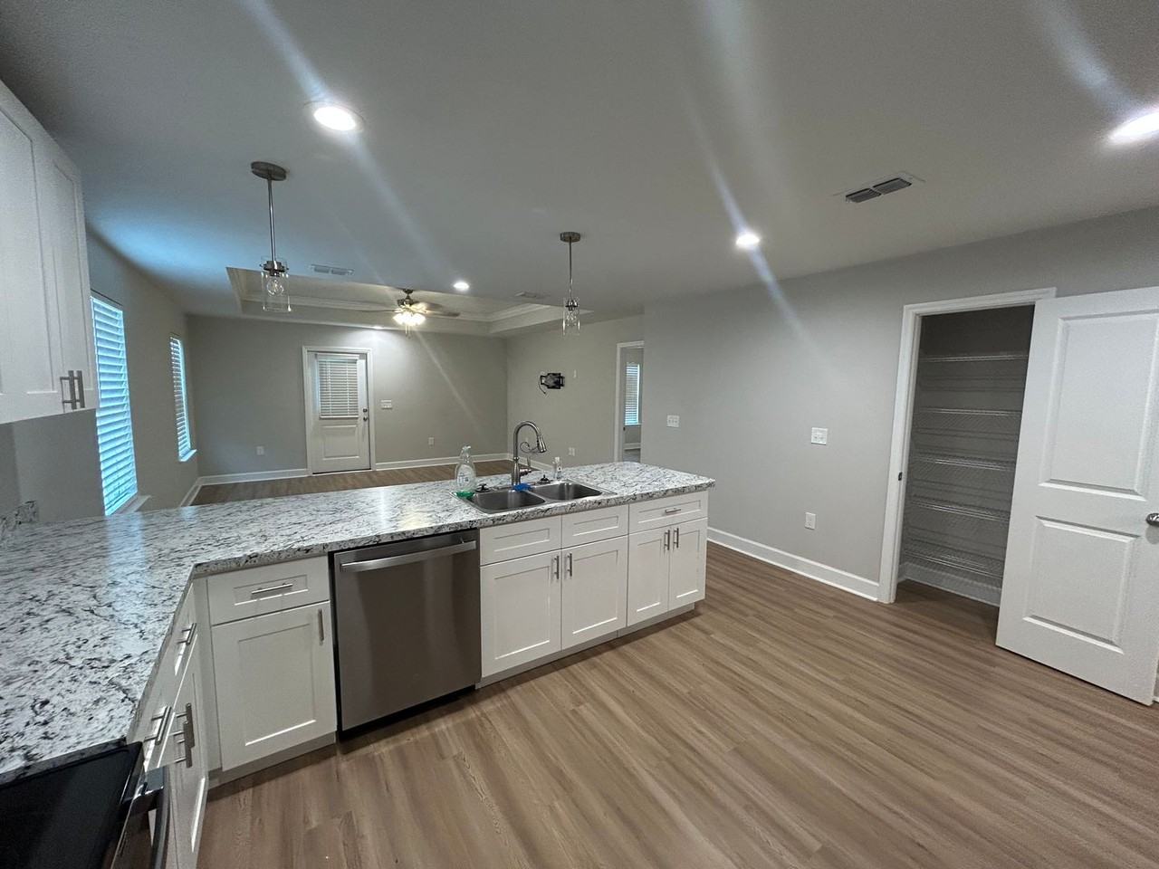 2207 Holton St - Photo 4 of 29