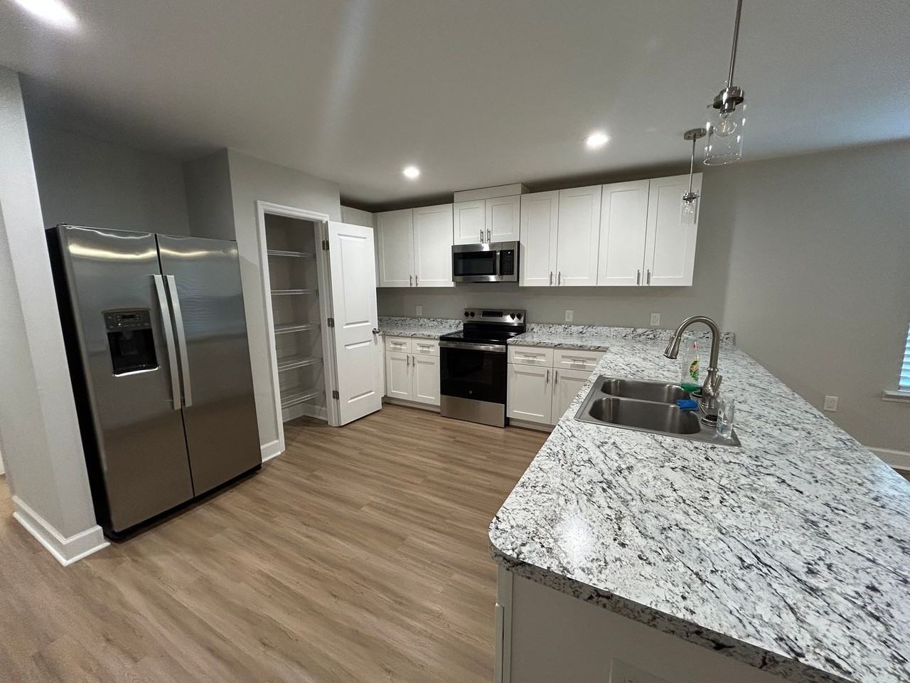 2207 Holton St - Photo 5 of 29