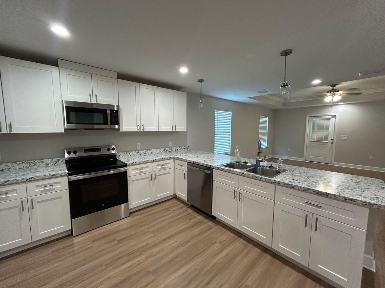 2207 Holton St - Photo 7 of 29