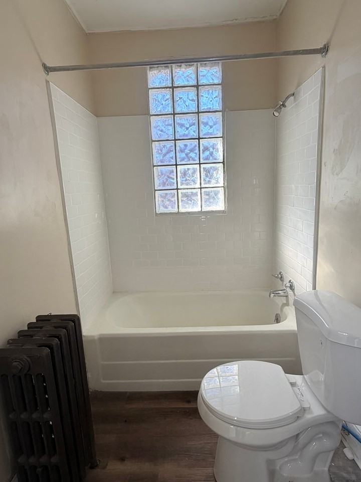 707 S Court St - Photo 5 of 11