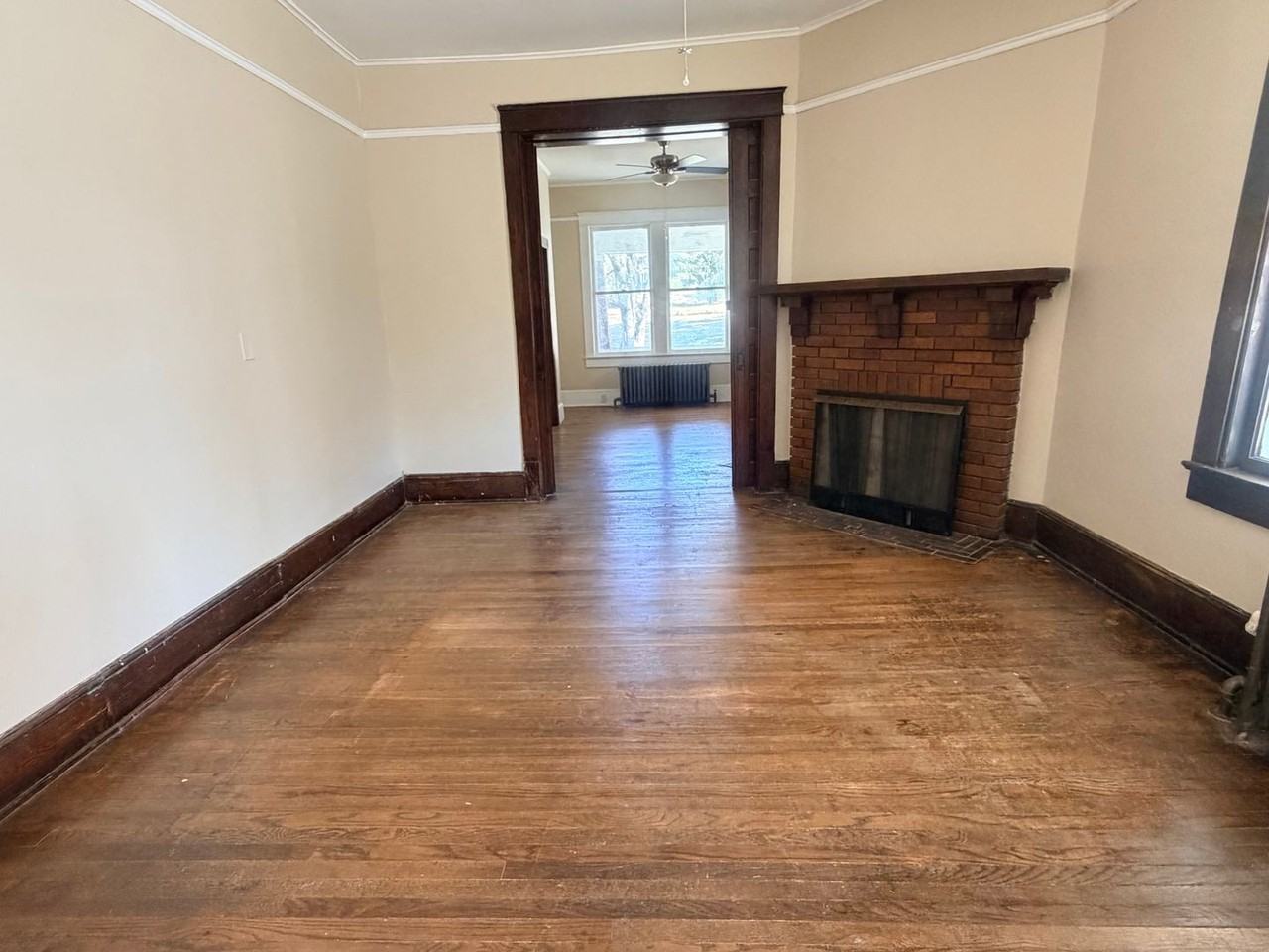 707 S Court St - Photo 7 of 11