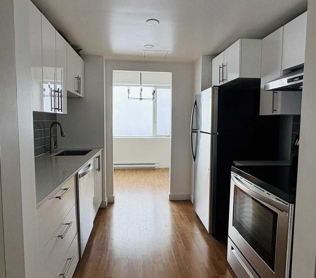 4850 Chemin de la Côte Saint Luc #101 - Photo 5 of 13