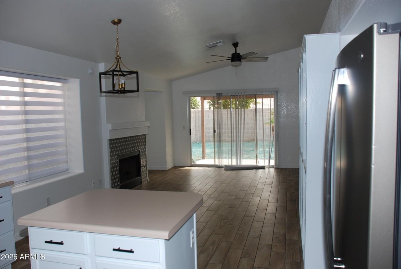 249 W Grovers Ave - Photo 2 of 35