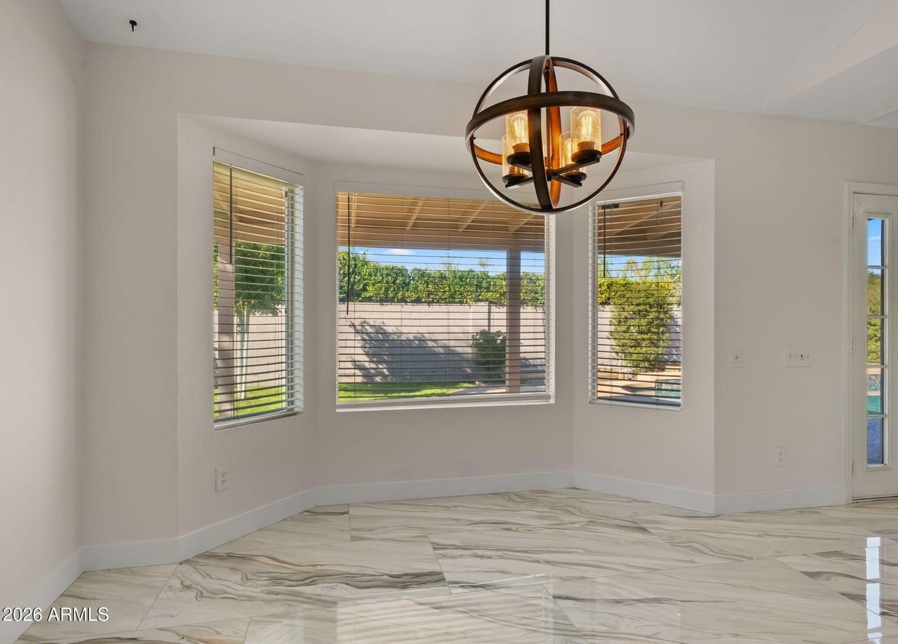 11446 N 109th St - Photo 7 of 17