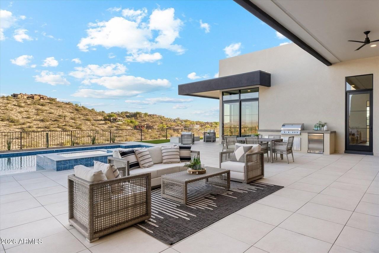 15609 E Palatial Dr - Photo 2 of 27