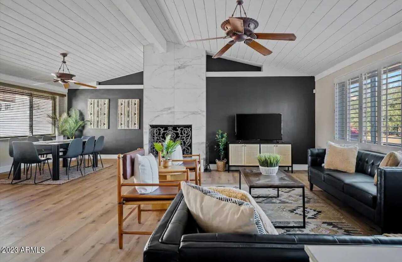 12210 N 67th St - Photo 2 of 50