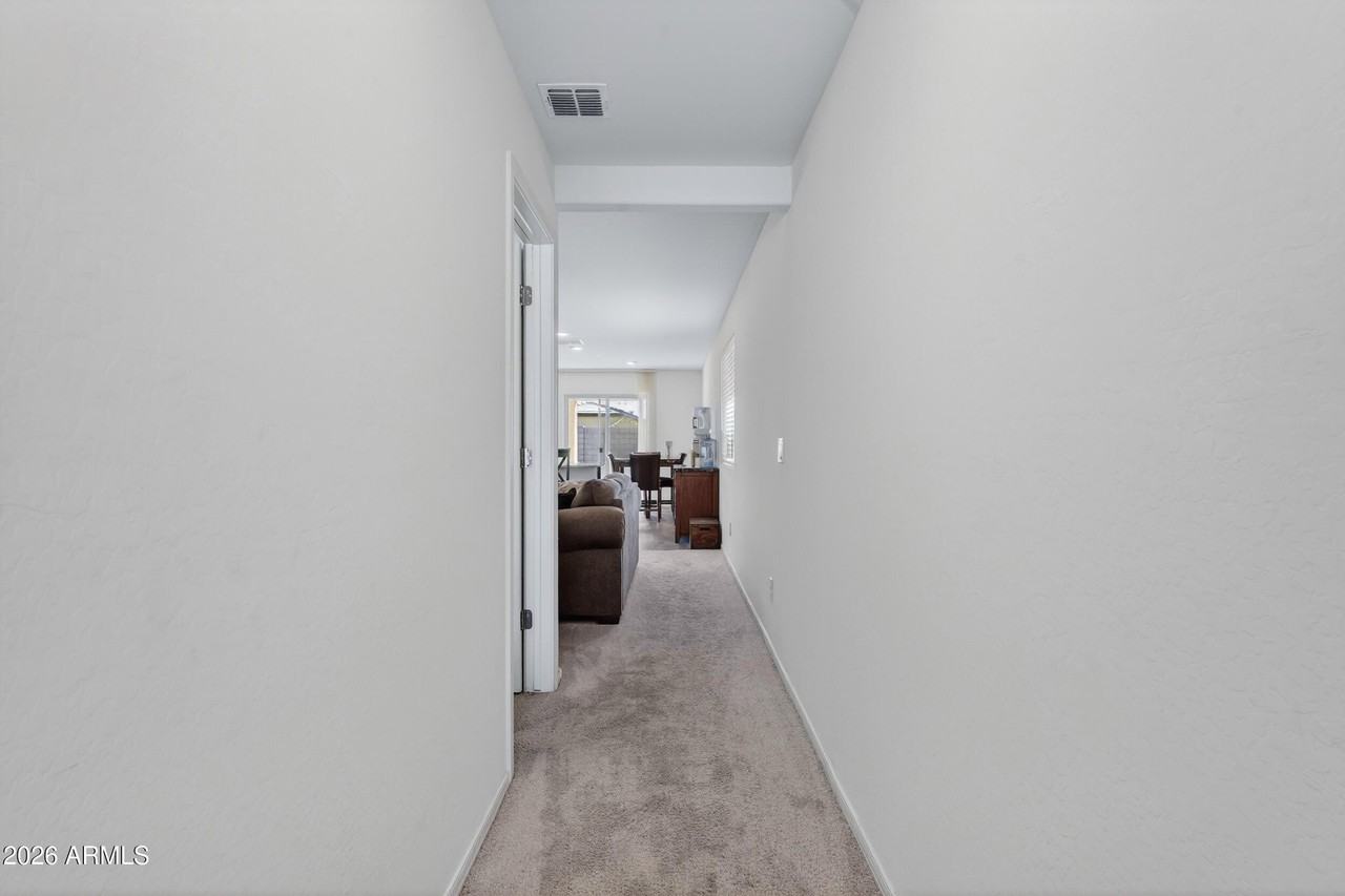 25815 W Coles Rd - Photo 6 of 32