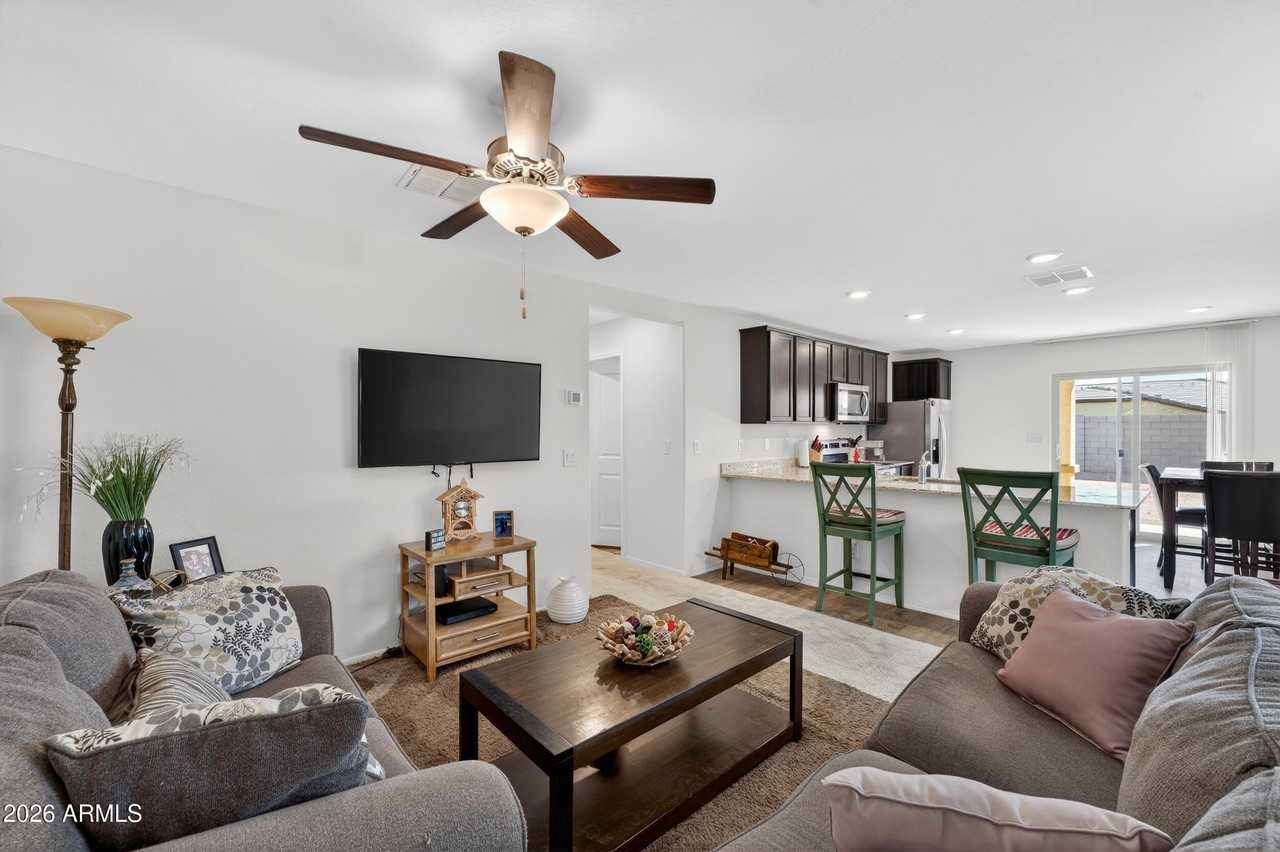 25815 W Coles Rd - Photo 7 of 32