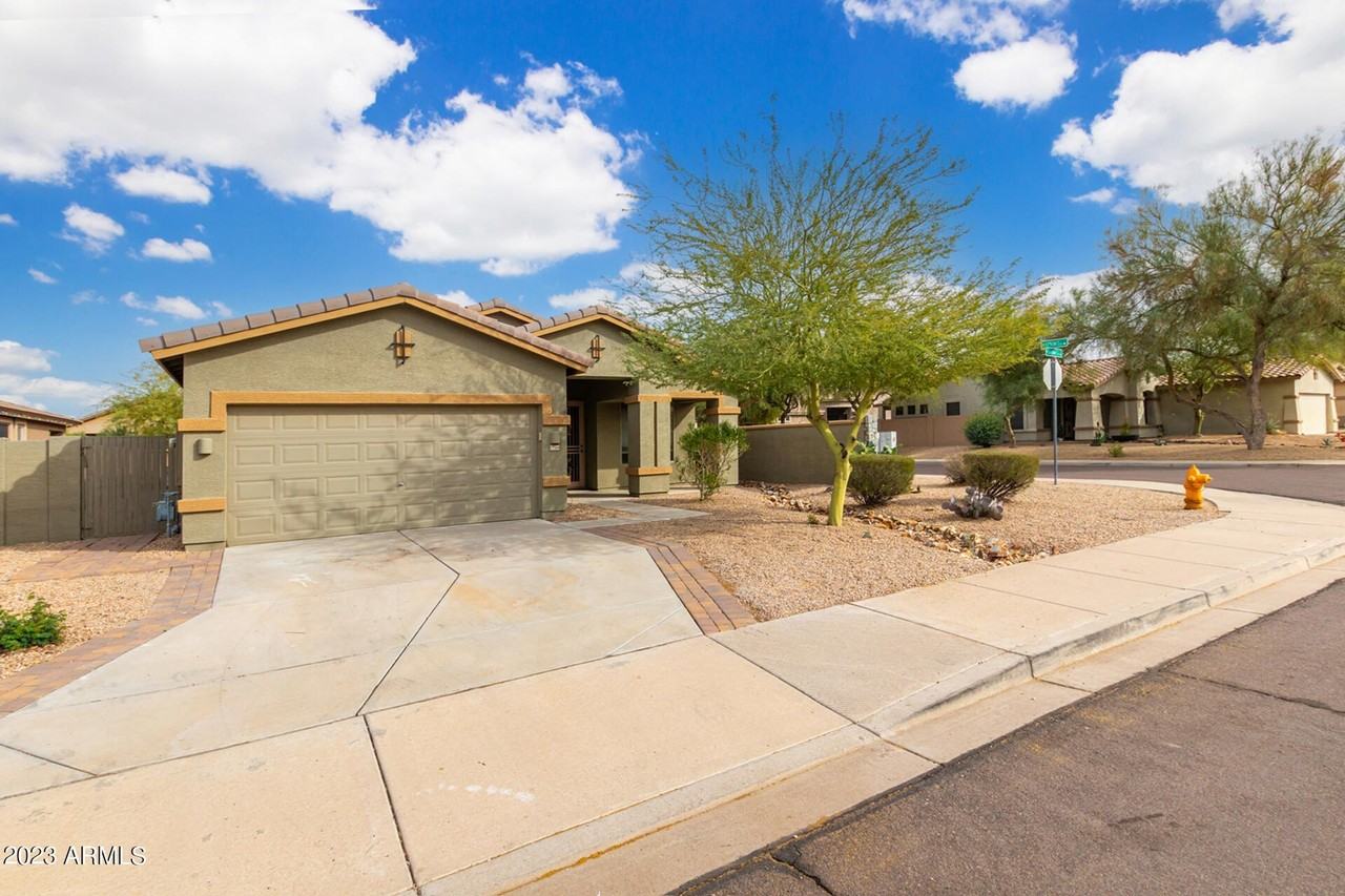 17554 W Cardinal Dr - Photo 5 of 37