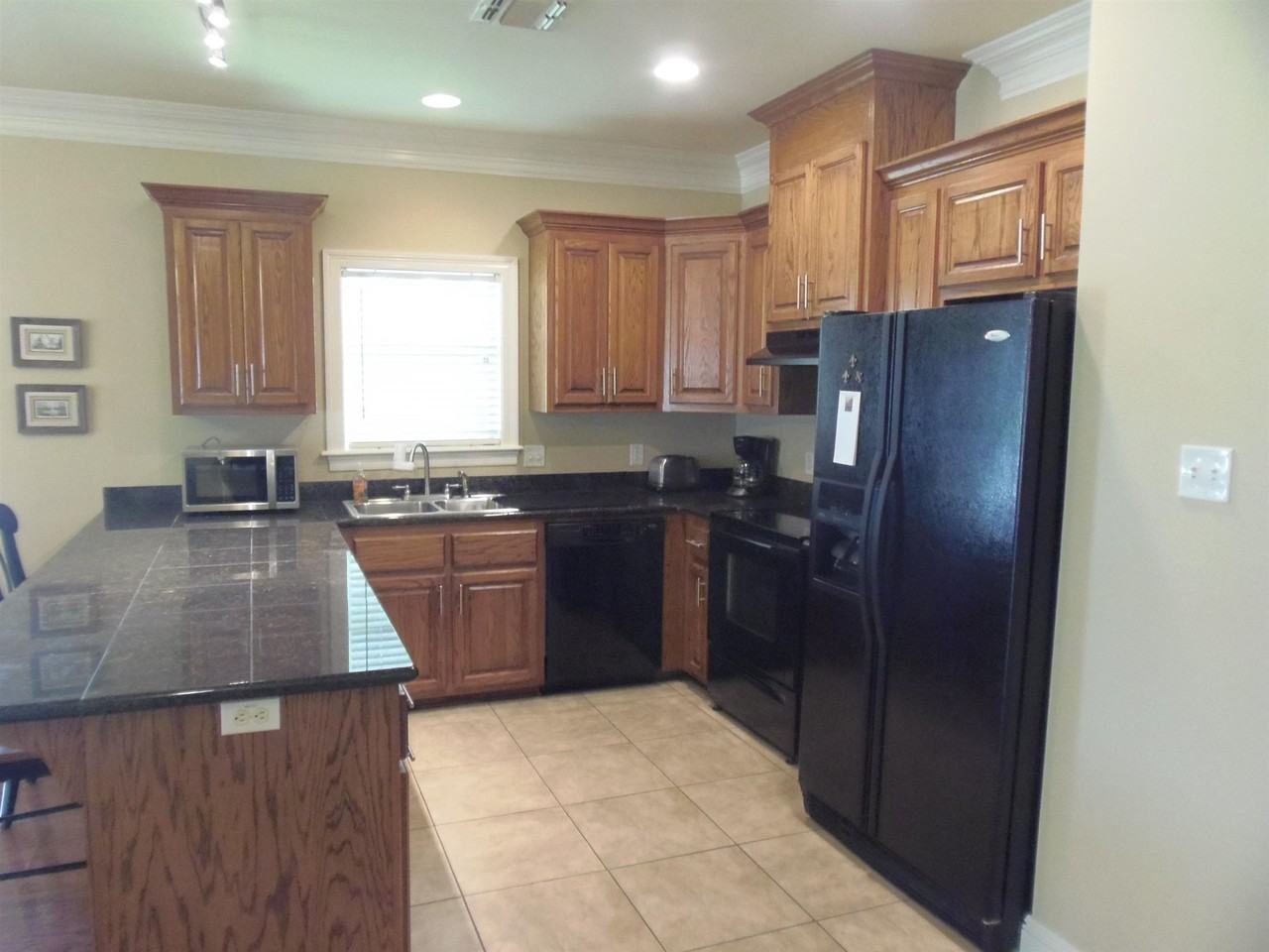 201 Harkey Dr - Photo 3 of 14