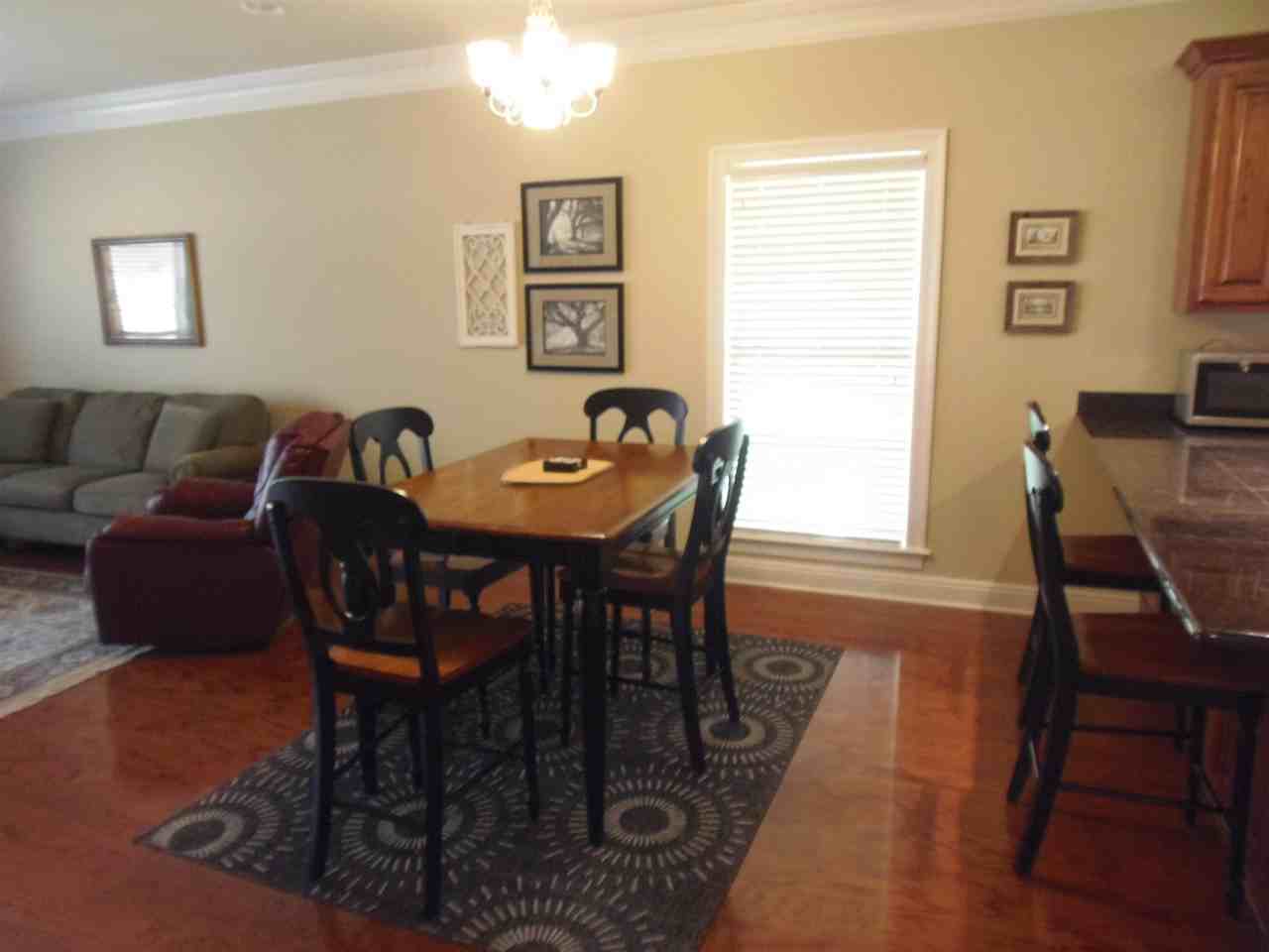 201 Harkey Dr - Photo 4 of 14