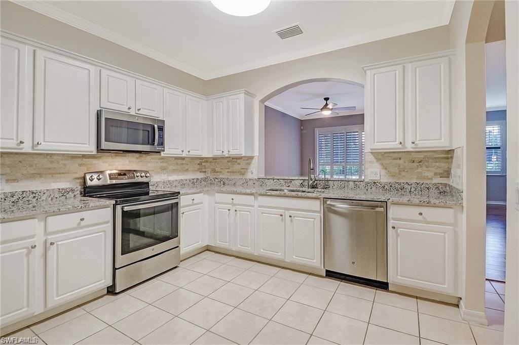 9801 Foxhall Way Unit 4 #4 - Photo 3 of 23