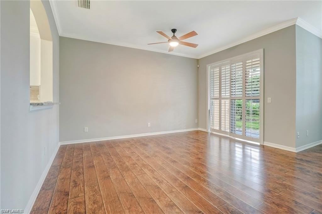 9801 Foxhall Way Unit 4 #4 - Photo 4 of 23