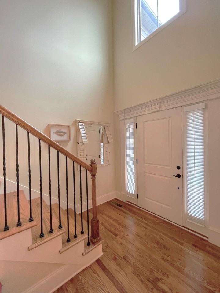 1044 Manassas Dr - Photo 3 of 24