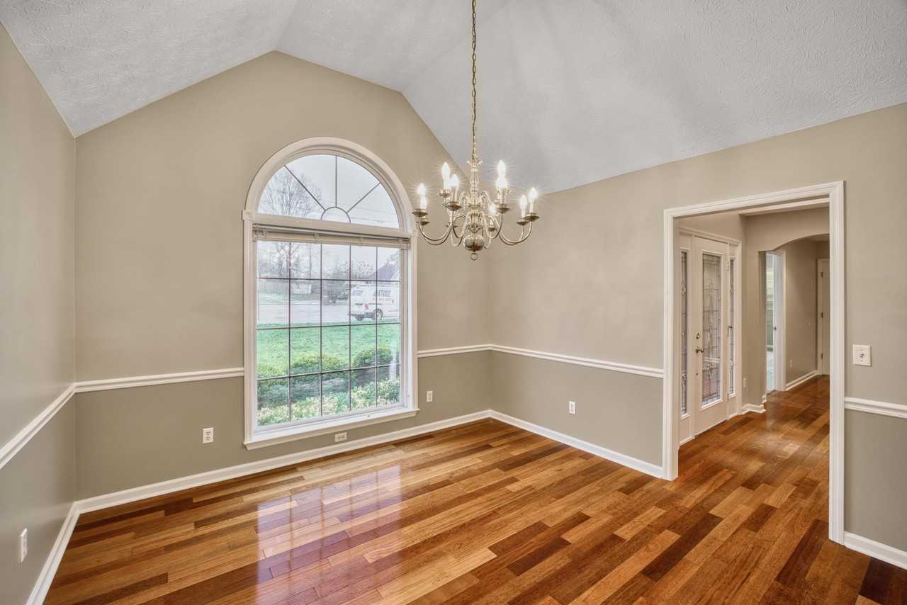 130 Spring Ln - Photo 6 of 35