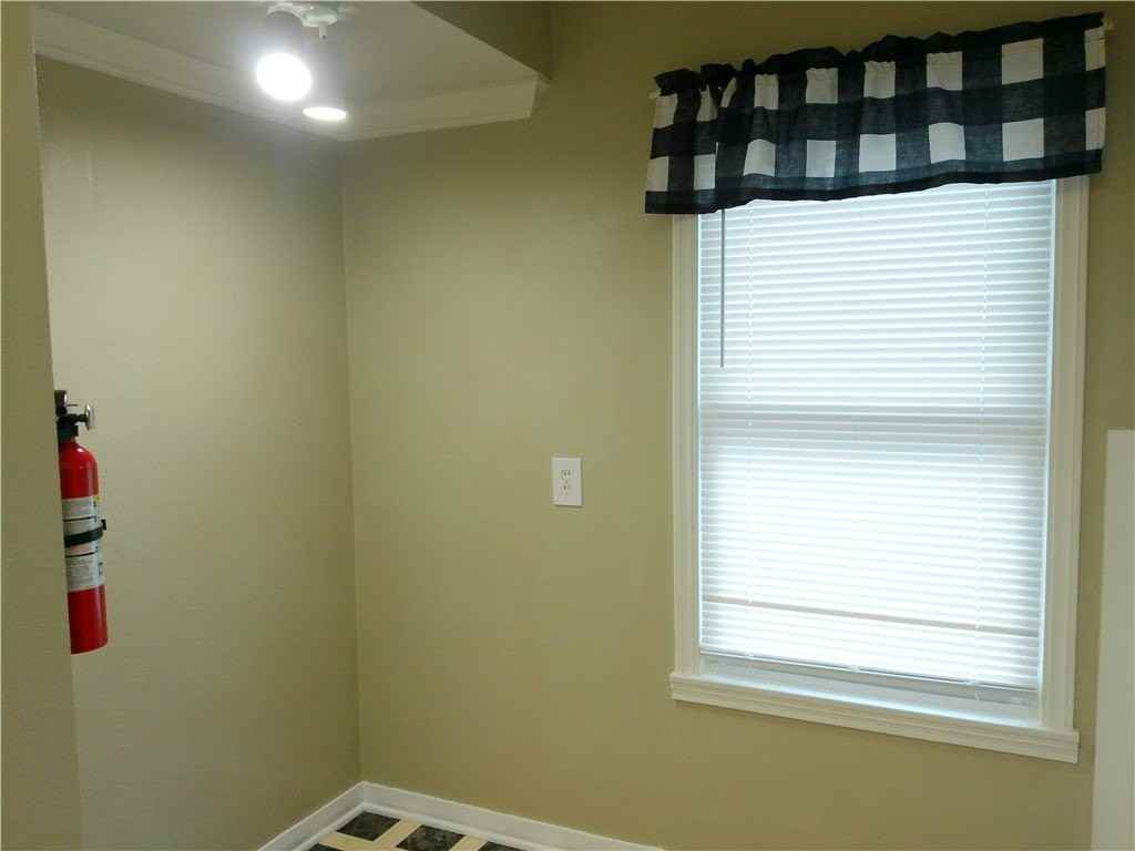 3425 Monterrey St - Photo 6 of 19