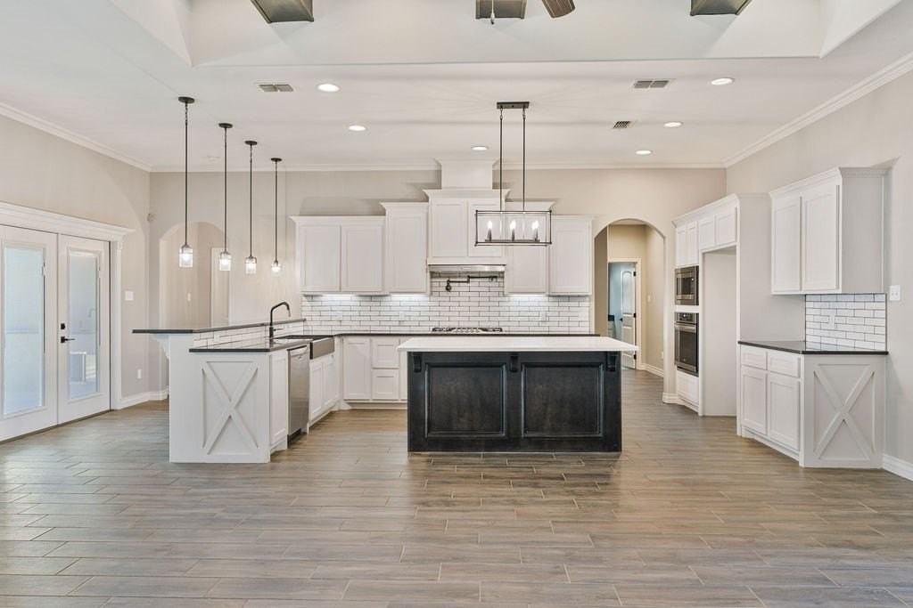 6405 Kobe Dr - Photo 6 of 30