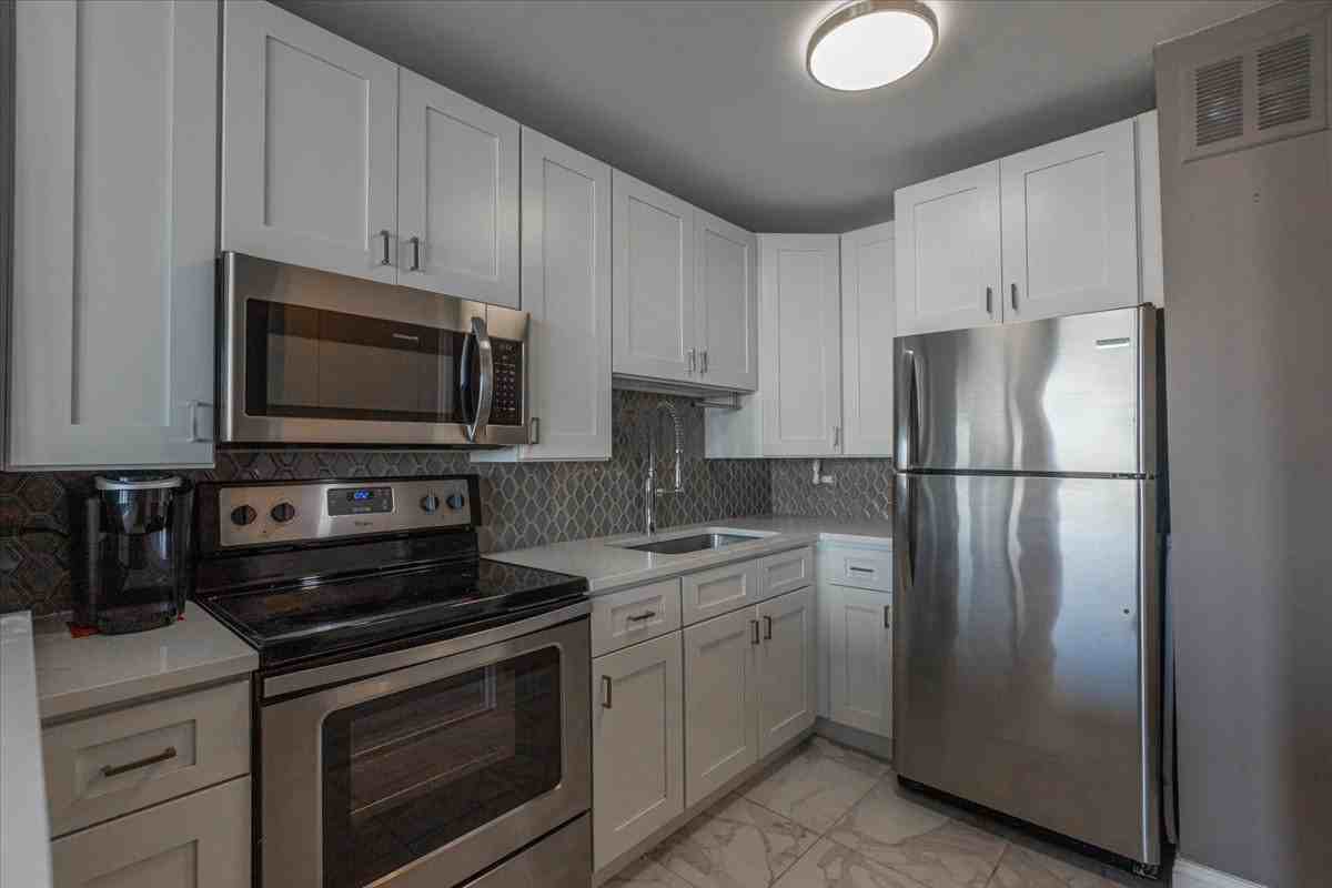 5445 N Sheridan Rd #1905 - Photo 6 of 11