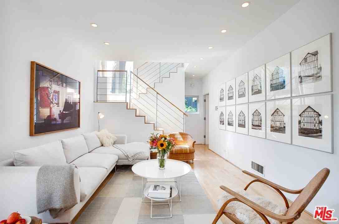 757 Milwood Ave - Photo 4 of 32