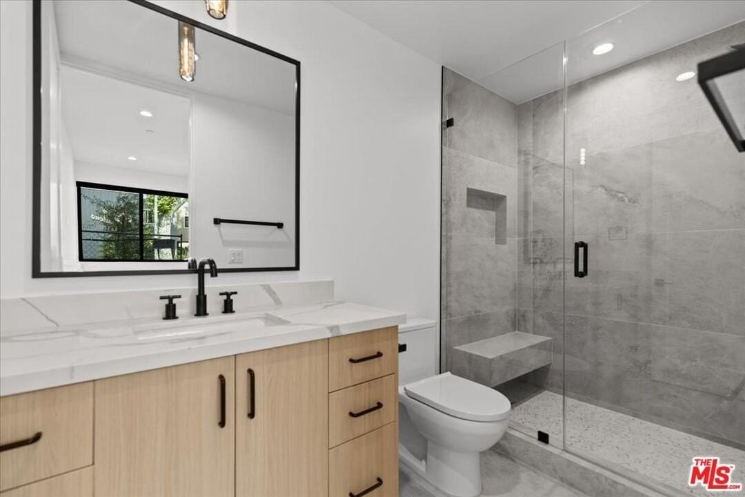 4825 Satsuma Ave Unit 2 #2 - Photo 7 of 18