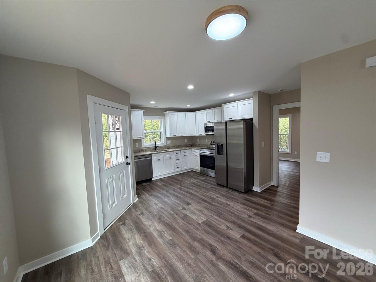 620 W Bell St - Photo 4 of 16