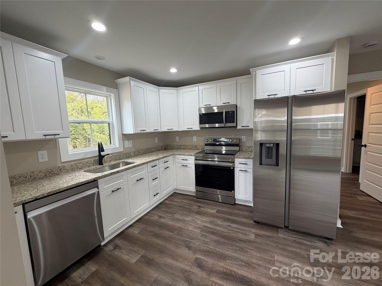 620 W Bell St - Photo 5 of 16