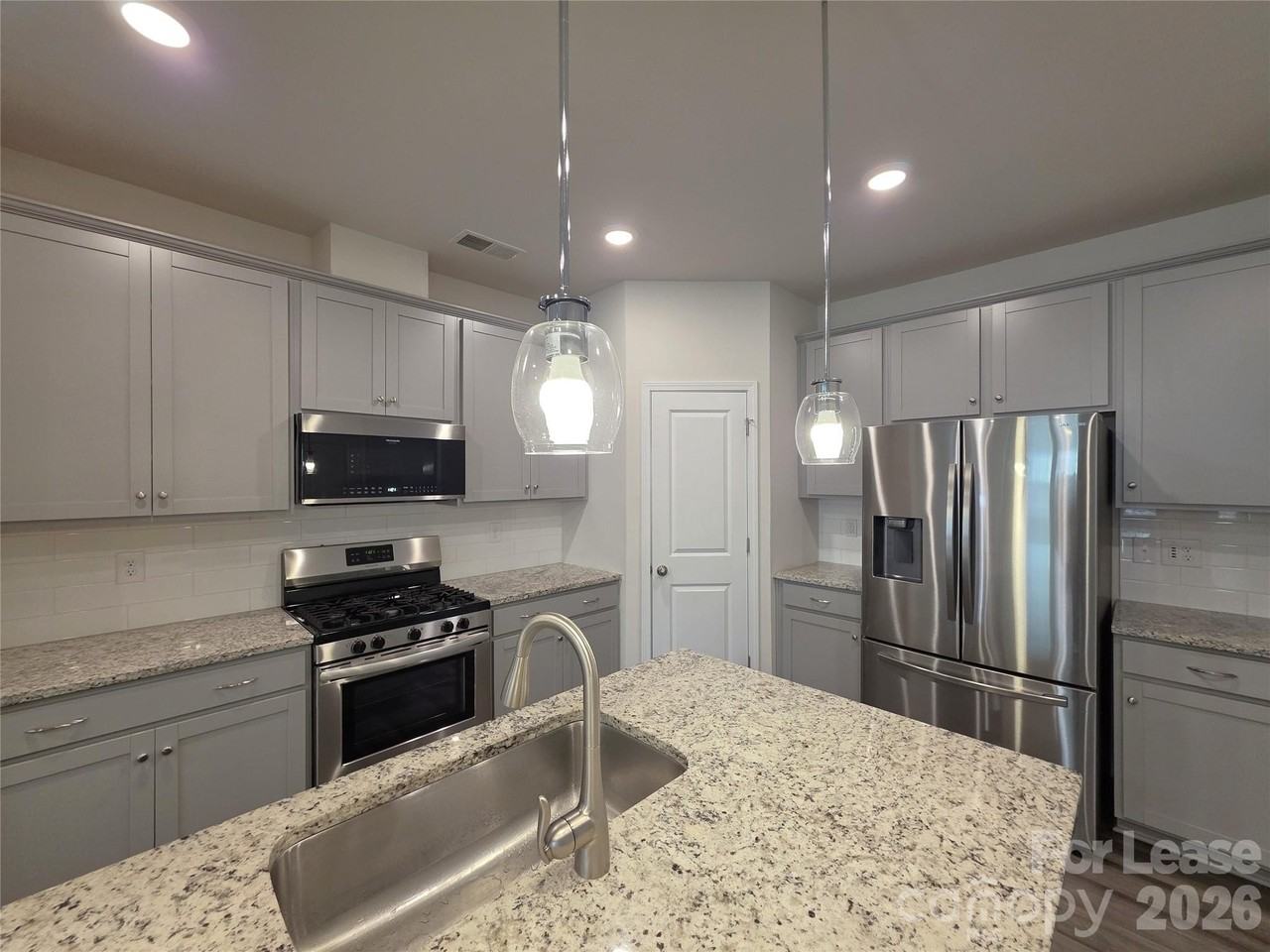 12736 Wandering Brook Dr - Photo 5 of 25