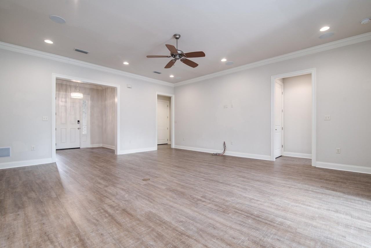 718 Woods Dr - Photo 7 of 50