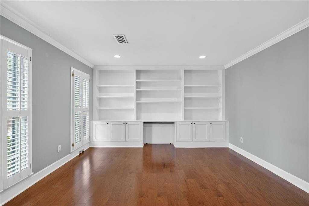 5340 Tally Green Dr - Photo 3 of 22