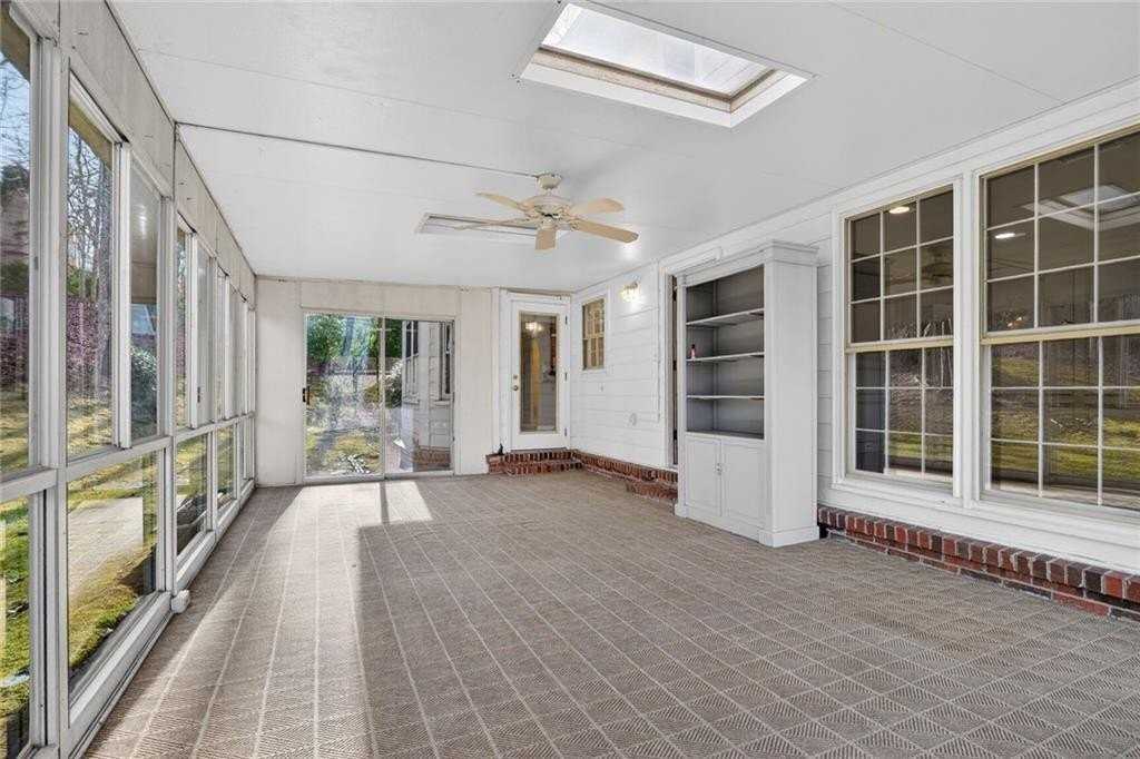 5340 Tally Green Dr - Photo 6 of 22