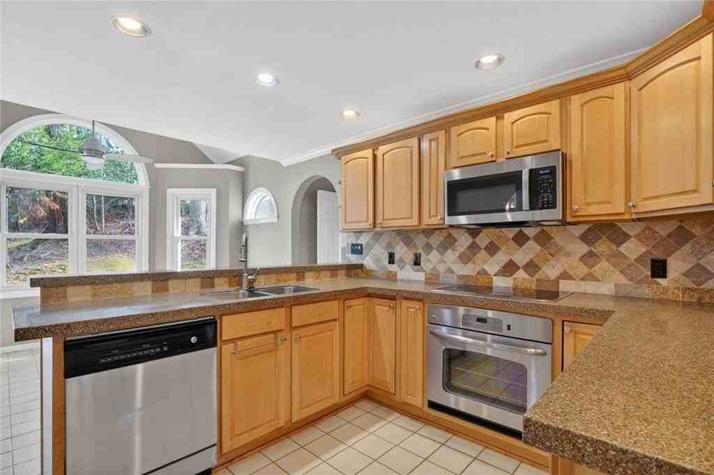 5340 Tally Green Dr - Photo 7 of 22