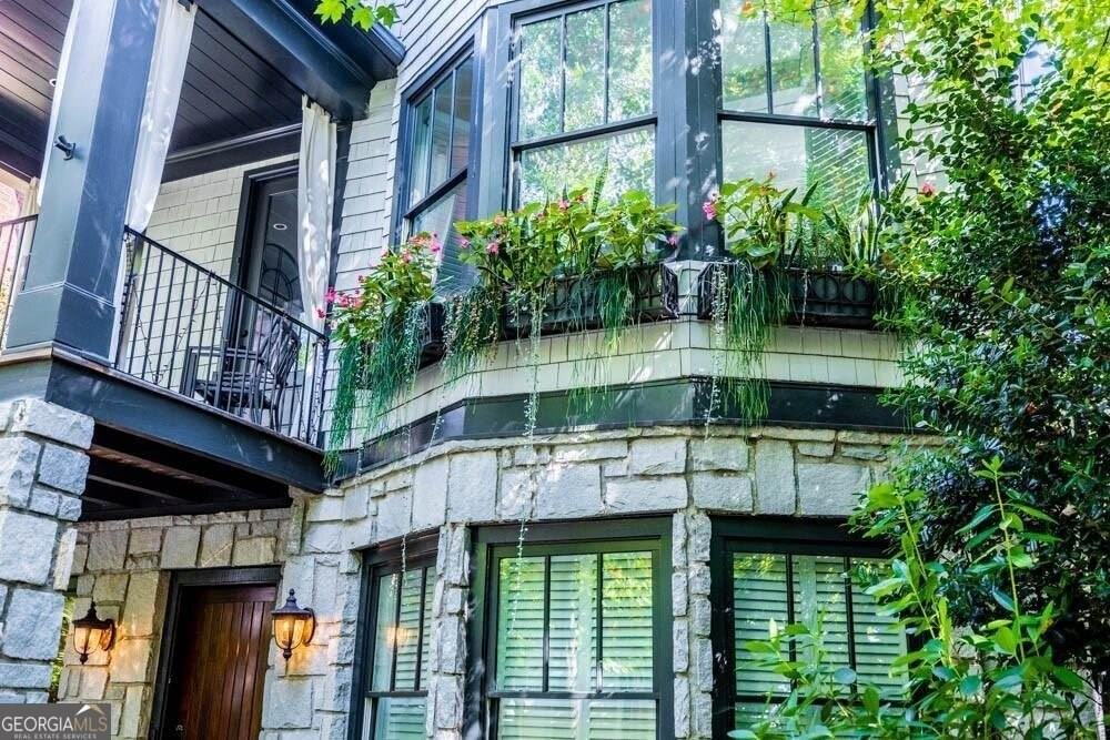 470 Hamilton St Se - Photo 2 of 50