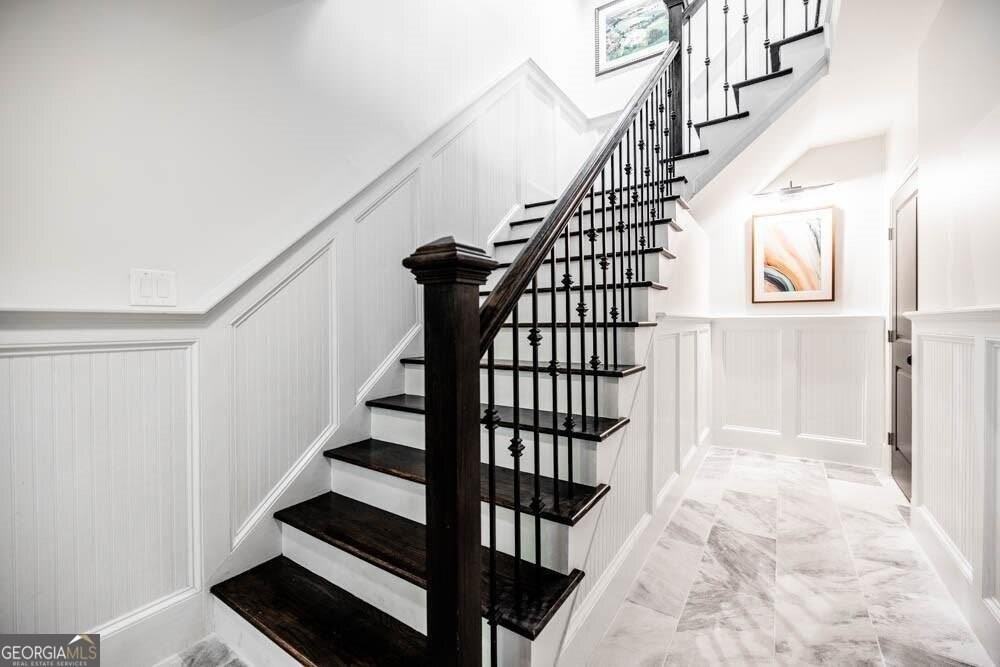 470 Hamilton St Se - Photo 5 of 50