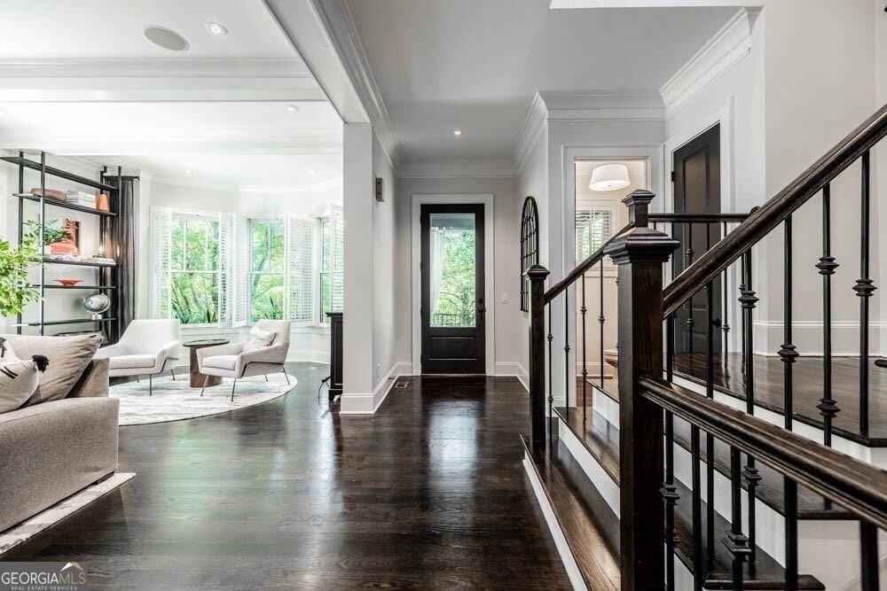 470 Hamilton St Se - Photo 6 of 50