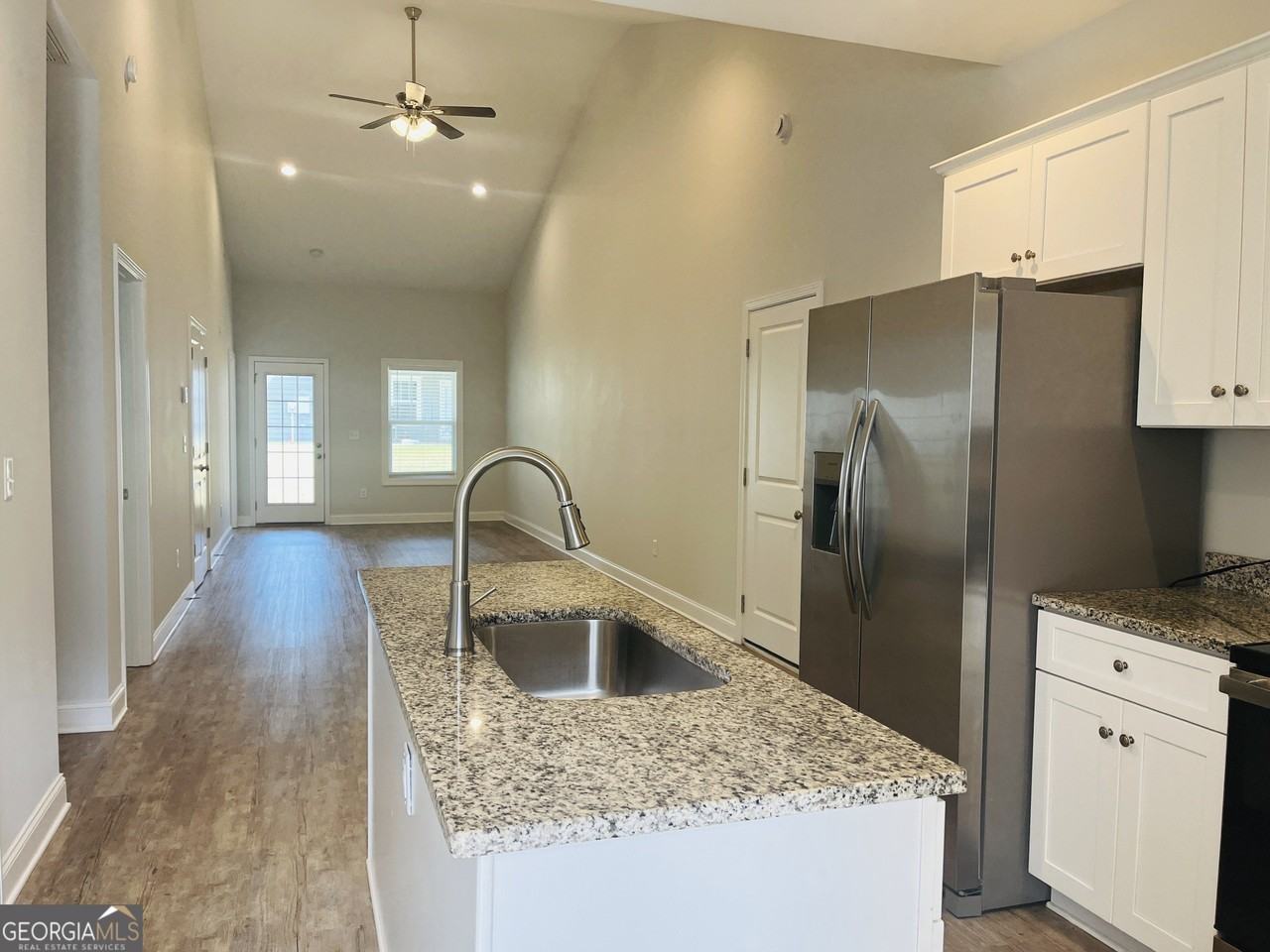 110 Lenox Cir - Photo 3 of 23