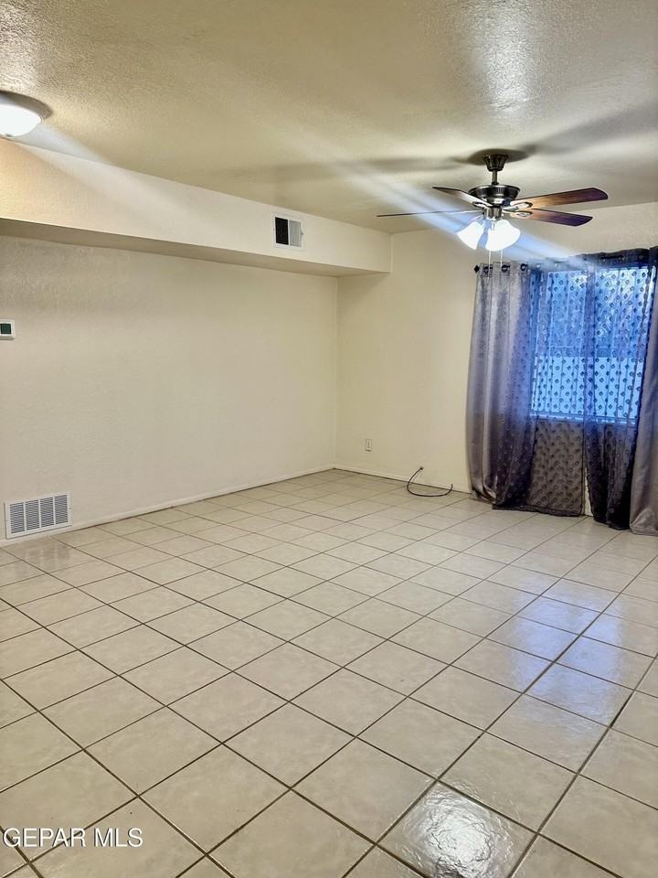 304 Fifth St - Photo 3 of 13