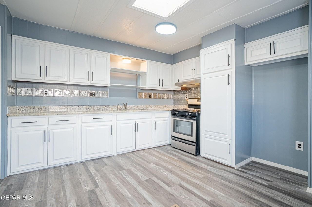 228 Territory Dr - Photo 6 of 21